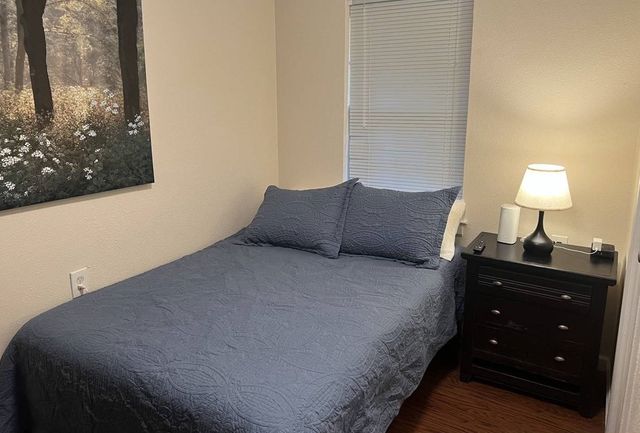 1218 N Center Street, Arlington, TX 76011