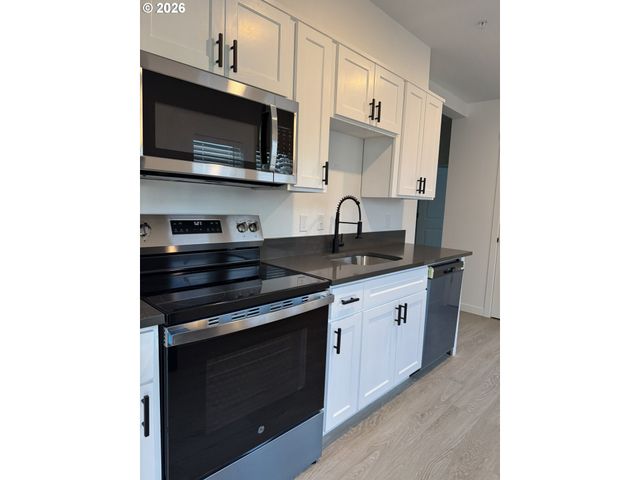 3823 Se 52ND Ave, Portland, OR 97206