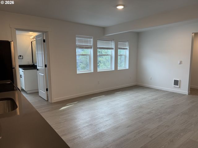 3823 Se 52ND Ave, Portland, OR 97206