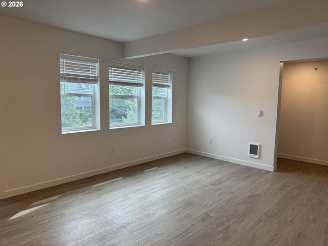 3823 Se 52ND Ave, Portland, OR 97206
