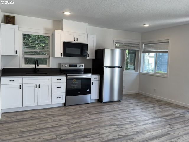 3823 Se 52ND Ave, Portland, OR 97206