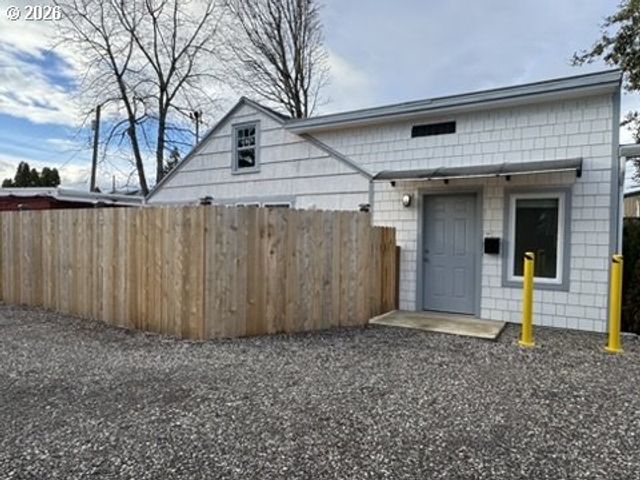 3823 Se 52ND Ave, Portland, OR 97206