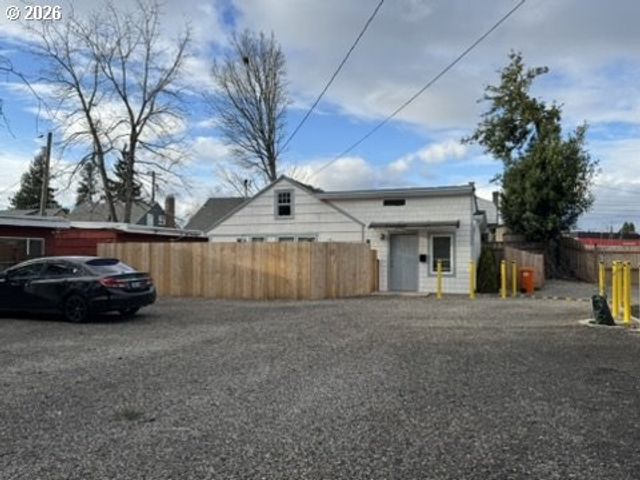 3823 Se 52ND Ave, Portland, OR 97206
