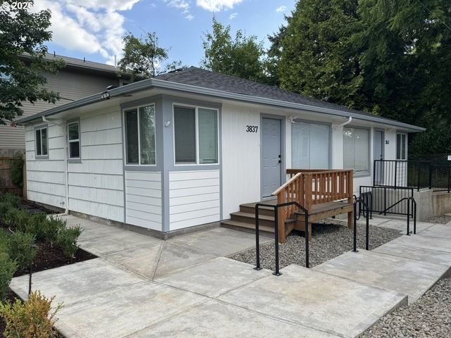 3823 Se 52ND Ave, Portland, OR 97206