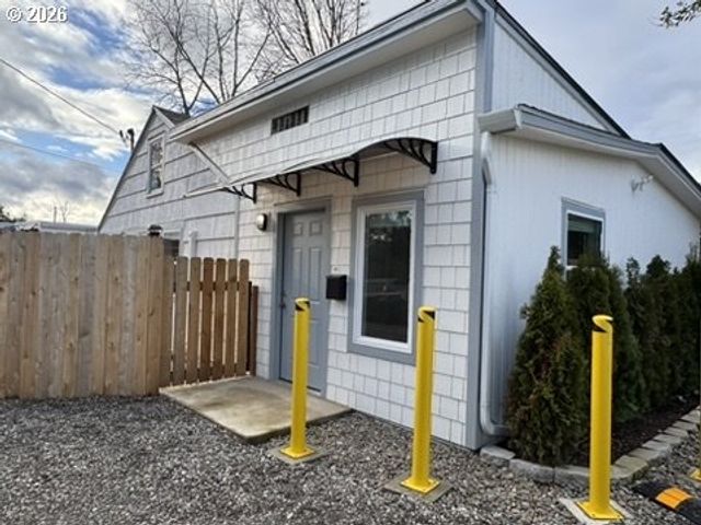 3823 Se 52ND Ave, Portland, OR 97206