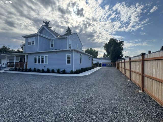 3823 Se 52ND Ave, Portland, OR 97206