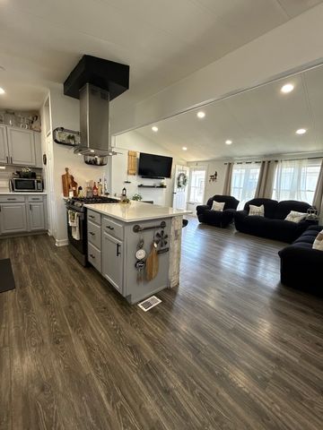 22 Hearthside Drive, Matteson, IL 60443