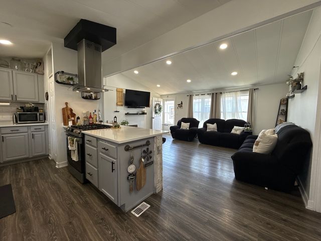 22 Hearthside Drive, Matteson, IL 60443