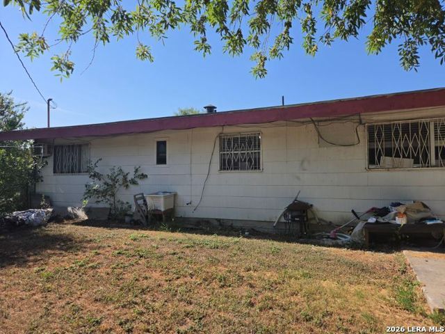 6223 CEDAR VALLEY DR, San Antonio, TX 78242
