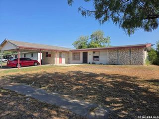 6223 CEDAR VALLEY DR, San Antonio, TX 78242