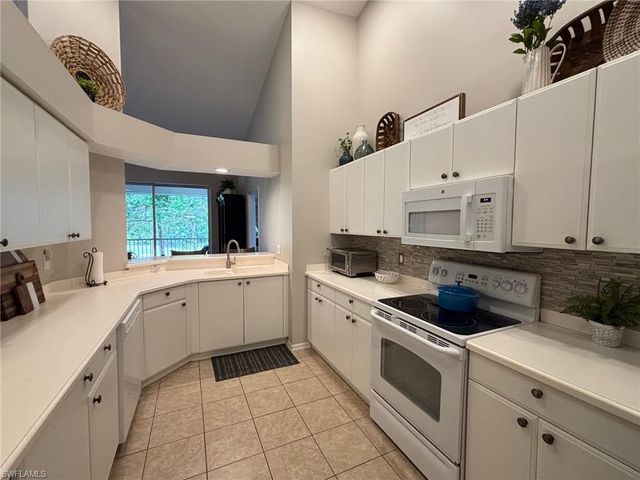 8125 Celeste DR # 5213, Naples, FL 34113