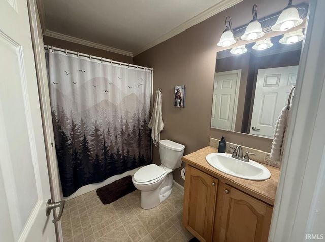 8444 N Red Hill Road, Ellettsville, IN 47429