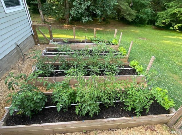 8444 N Red Hill Road, Ellettsville, IN 47429