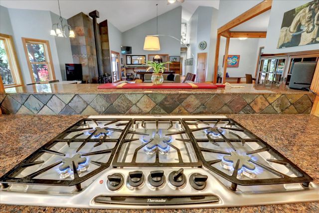 25799 Sweet Rd, Grass Valley, CA 95949