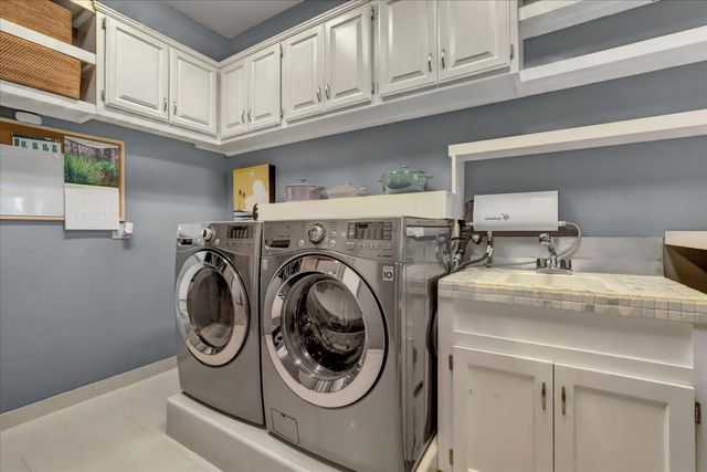 25799 Sweet Rd, Grass Valley, CA 95949