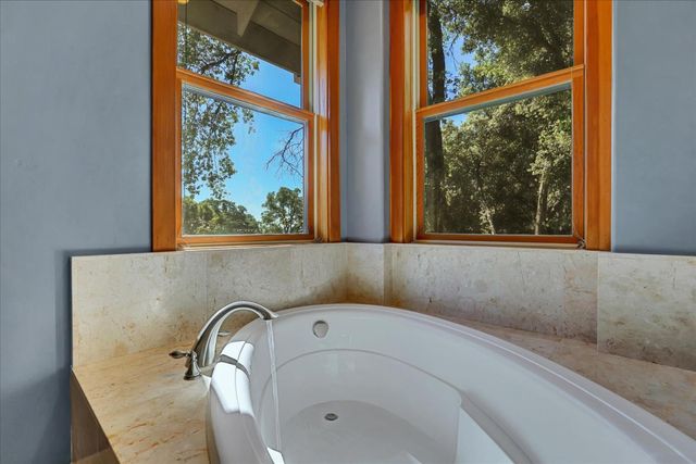 25799 Sweet Rd, Grass Valley, CA 95949