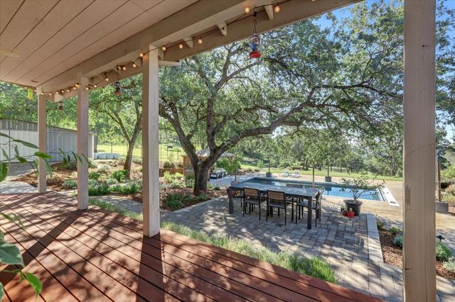 25799 Sweet Rd, Grass Valley, CA 95949