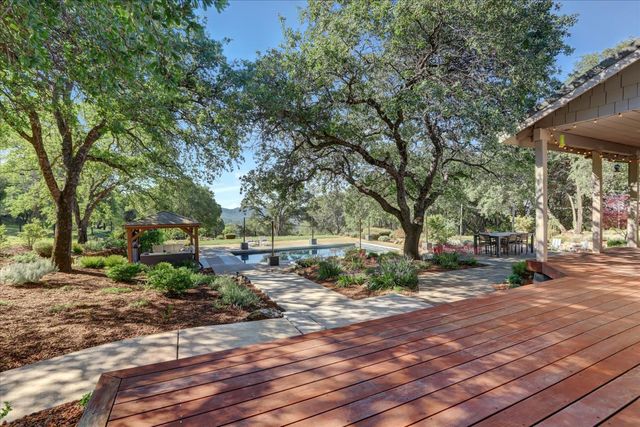 25799 Sweet Rd, Grass Valley, CA 95949