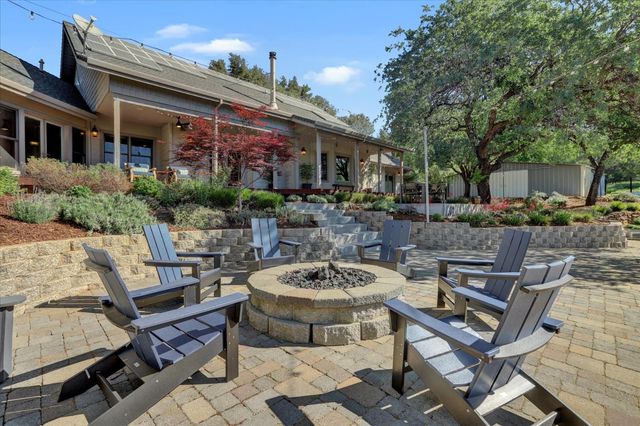 25799 Sweet Rd, Grass Valley, CA 95949