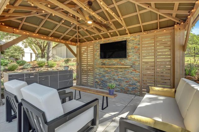 25799 Sweet Rd, Grass Valley, CA 95949