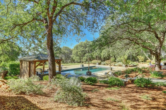 25799 Sweet Rd, Grass Valley, CA 95949