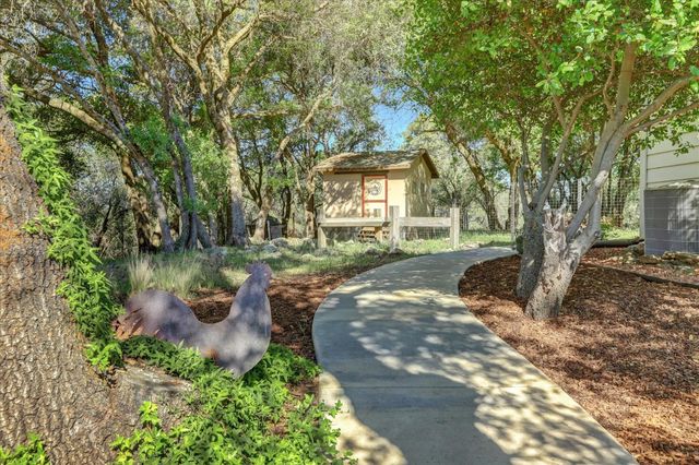 25799 Sweet Rd, Grass Valley, CA 95949