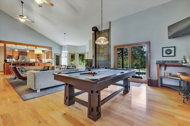 25799 Sweet Rd, Grass Valley, CA 95949