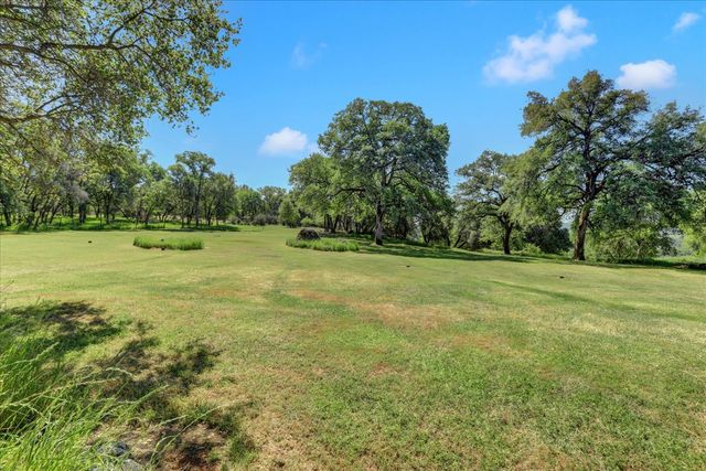 25799 Sweet Rd, Grass Valley, CA 95949