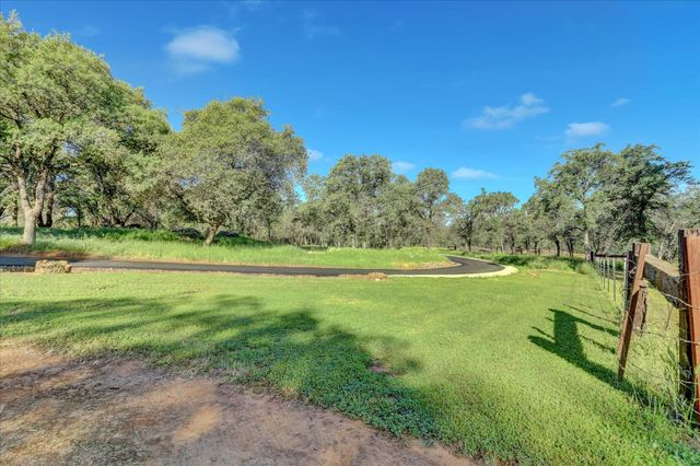 25799 Sweet Rd, Grass Valley, CA 95949