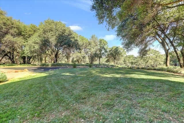 25799 Sweet Rd, Grass Valley, CA 95949