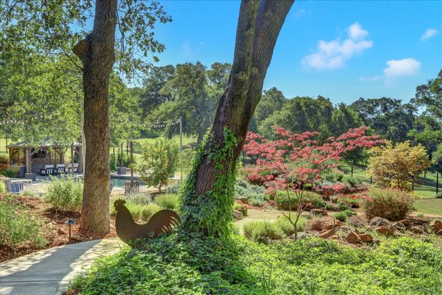 25799 Sweet Rd, Grass Valley, CA 95949