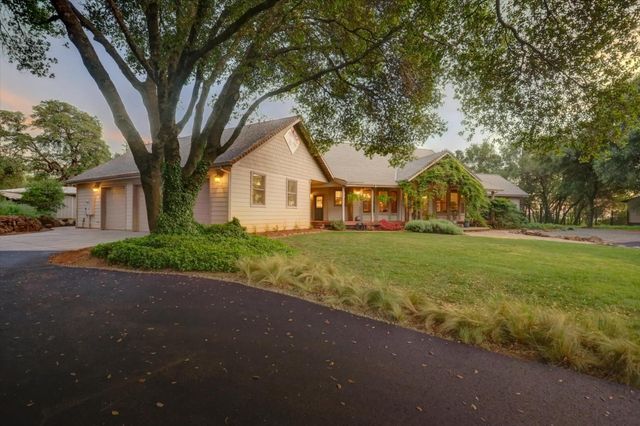 25799 Sweet Rd, Grass Valley, CA 95949