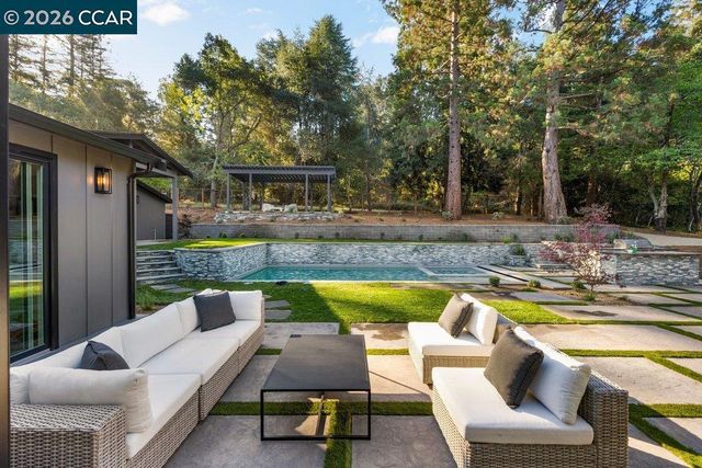 530 Miner Road, Orinda, CA 94563