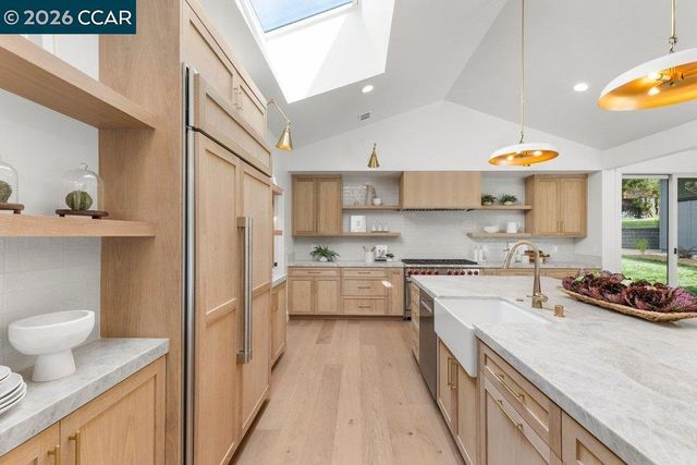 530 Miner Road, Orinda, CA 94563