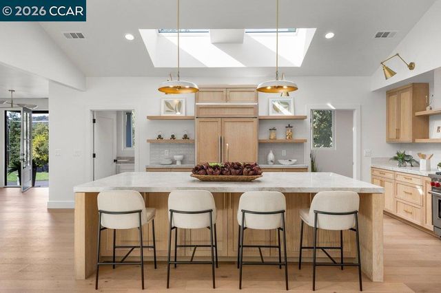 530 Miner Road, Orinda, CA 94563