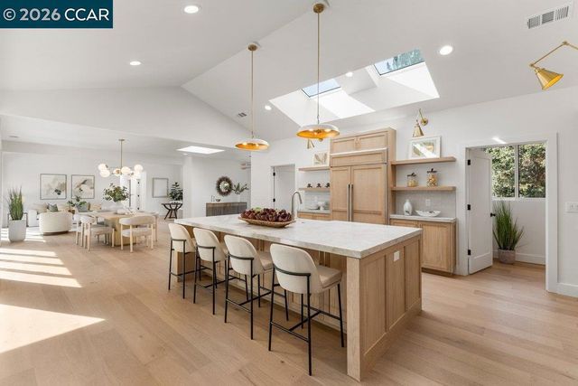 530 Miner Road, Orinda, CA 94563