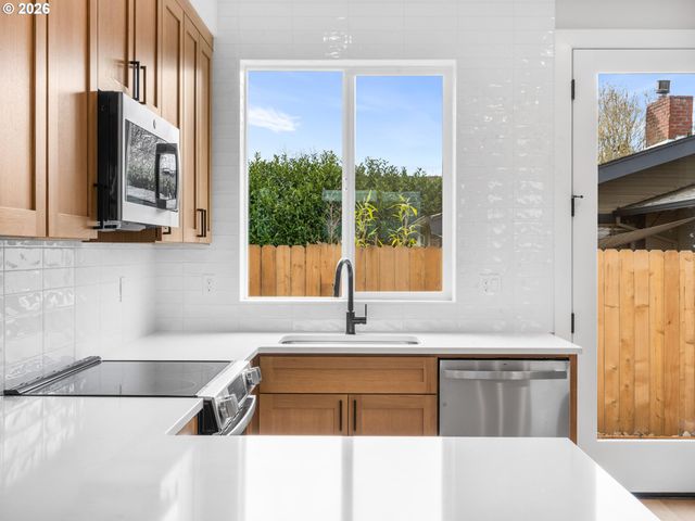 3138 Ne 72nd Ave, Portland, OR 97213