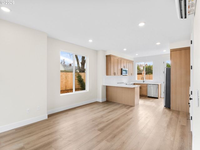 3138 Ne 72nd Ave, Portland, OR 97213