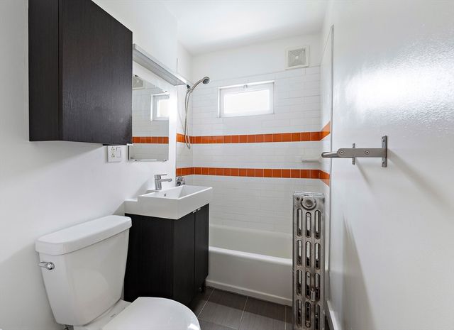 699 Hyde Park Ave 6, Boston, MA 02131