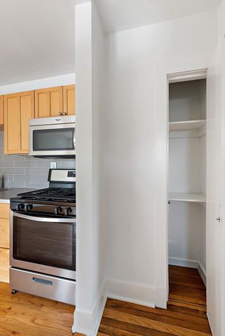 699 Hyde Park Ave 6, Boston, MA 02131