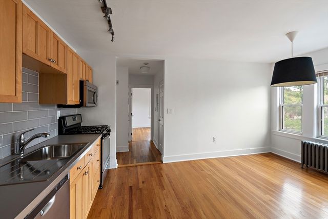 699 Hyde Park Ave 6, Boston, MA 02131