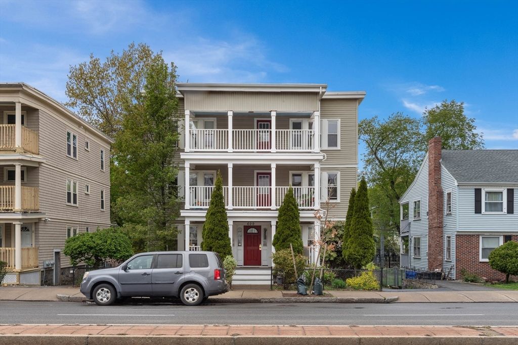 699 Hyde Park Ave 6, Boston, MA 02131