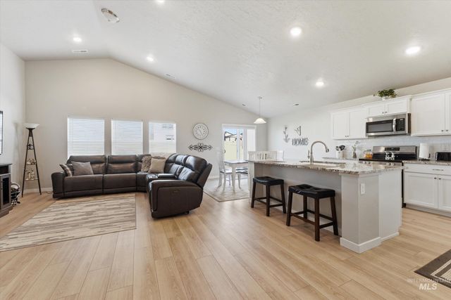 3789 S Walnut Ridge Way, Nampa, ID 83686