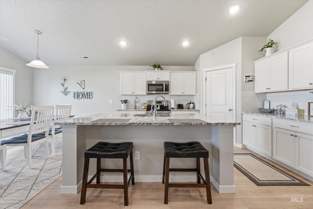 3789 S Walnut Ridge Way, Nampa, ID 83686