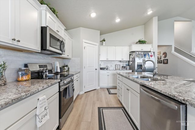3789 S Walnut Ridge Way, Nampa, ID 83686