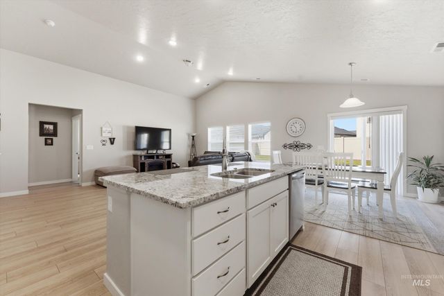 3789 S Walnut Ridge Way, Nampa, ID 83686