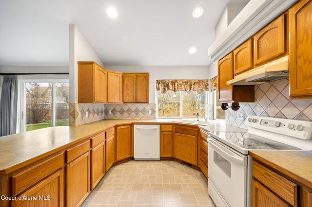 5760 N STAFFORD RD, Coeur D'alene, ID 83815