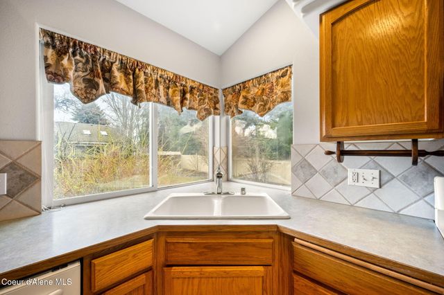 5760 N STAFFORD RD, Coeur D'alene, ID 83815