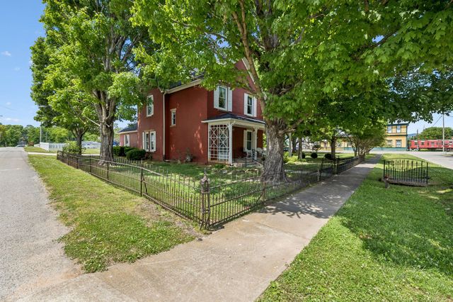 103 Cowan St, W, Cowan, TN 37318