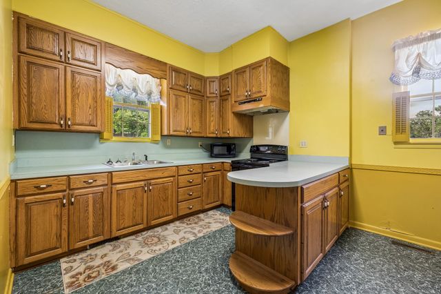 103 Cowan St, W, Cowan, TN 37318